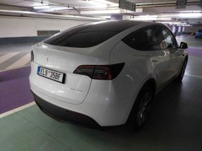 Tesla Model Y - 2023