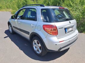 Suzuki SX4 - 2013
