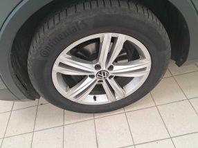 Volkswagen Tiguan - 2020