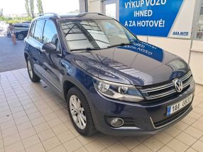 Volkswagen Tiguan - 2015