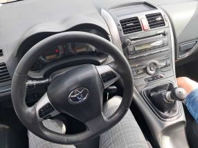 Toyota Auris - 2011