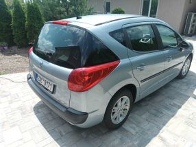 Peugeot 207 - 2011