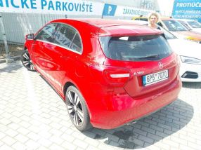 Mercedes-Benz A - 2015