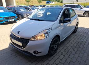 Peugeot 208 - 2015