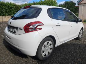 Peugeot 208 - 2015