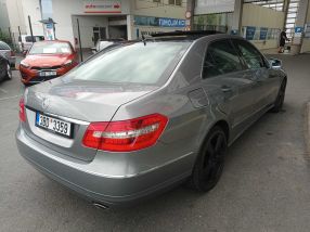 Mercedes-Benz E - 2010