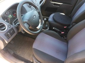 Ford Fusion - 2010