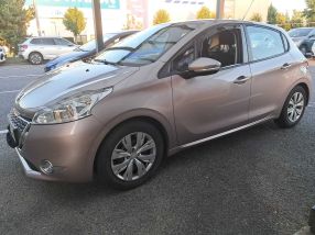 Peugeot 208 - 2012