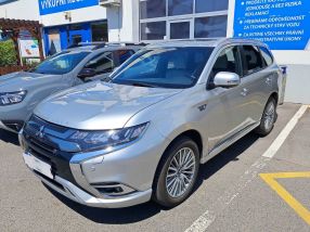 Mitsubishi Outlander - 2020