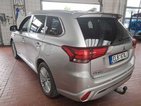 Mitsubishi Outlander - 2020