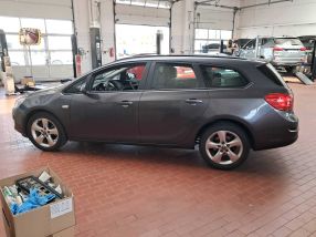 Opel Astra - 2011
