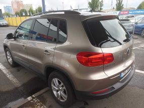 Volkswagen Tiguan - 2011