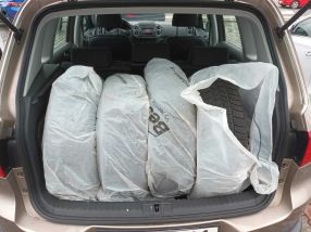 Volkswagen Tiguan - 2015