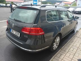 Volkswagen Passat - 2011