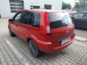 Ford Fusion - 2010