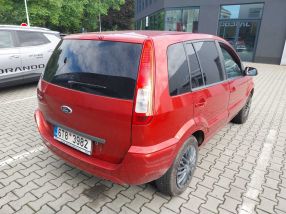 Ford Fusion - 2010