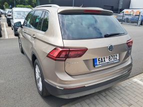 Volkswagen Tiguan - 2016