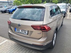 Volkswagen Tiguan - 2016