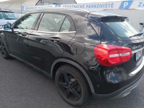 Mercedes-Benz GLA - 2016