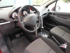Peugeot 207 - 2011