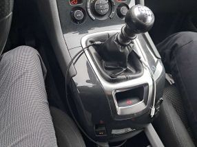 Peugeot 5008 - 2012