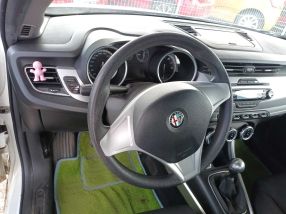 Alfa Romeo Giulietta - 2011