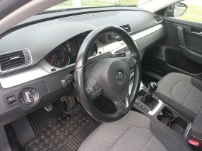 Volkswagen Passat - 2012