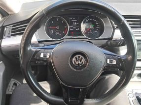 Volkswagen Passat - 2015