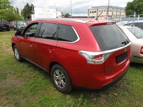 Mitsubishi Outlander - 2014
