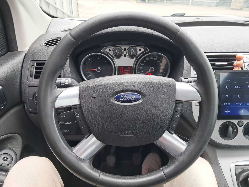 Ford Kuga - 2010