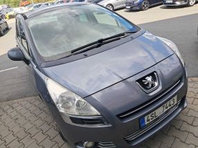 Peugeot 5008 - 2012