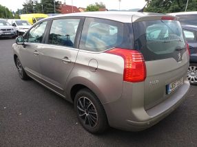 Peugeot 5008 - 2012