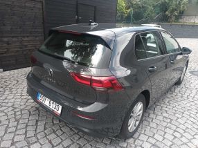 Volkswagen Golf - 2021