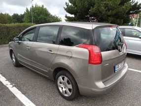 Peugeot 5008 - 2012