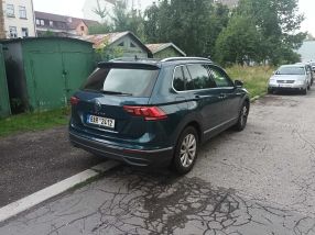 Volkswagen Tiguan - 2021