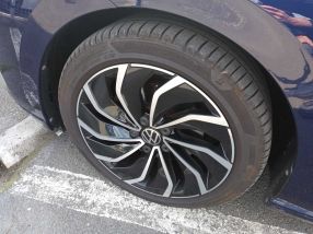 Volkswagen Golf - 2020