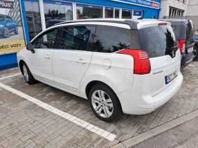 Peugeot 5008 - 2012