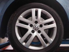 Volkswagen Touran - 2012