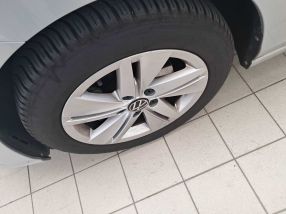 Volkswagen Golf - 2021