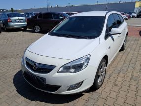 Opel Astra - 2011