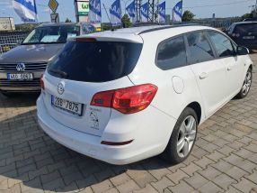 Opel Astra - 2011