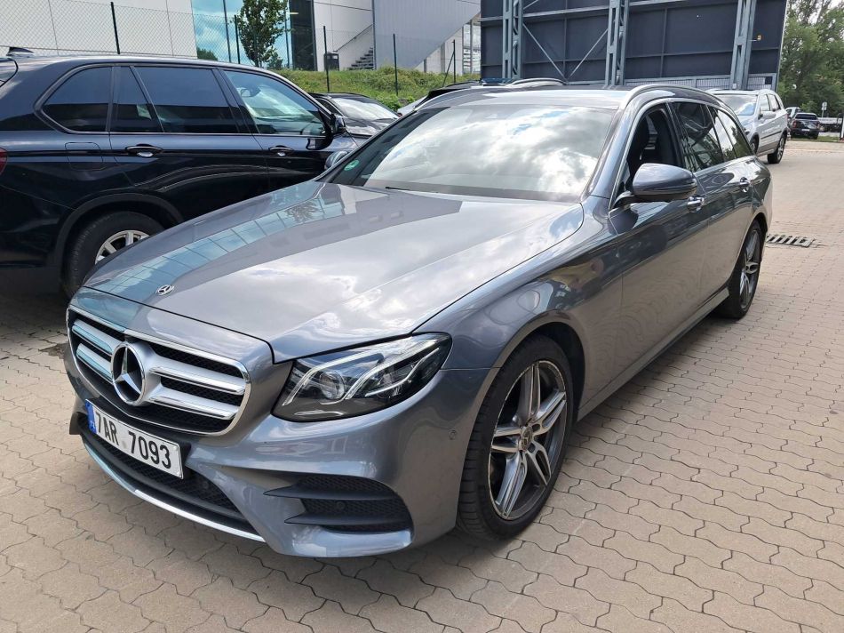 Mercedes-Benz E - 2019