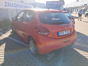 Peugeot 208 - 2015