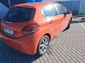 Peugeot 208 - 2015