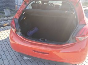 Peugeot 208 - 2015