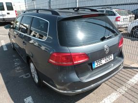 Volkswagen Passat - 2011