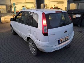 Ford Fusion - 2010