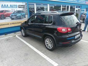 Volkswagen Tiguan - 2010