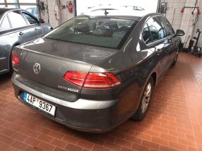 Volkswagen Passat - 2015