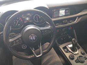 Alfa Romeo Stelvio - 2021